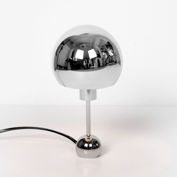 EMBODIED TABLE LAMP - 03