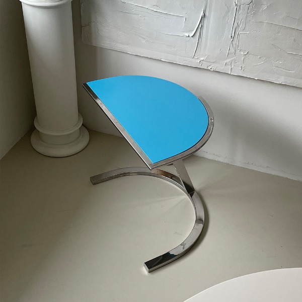 FLAQ SIDE TABLE